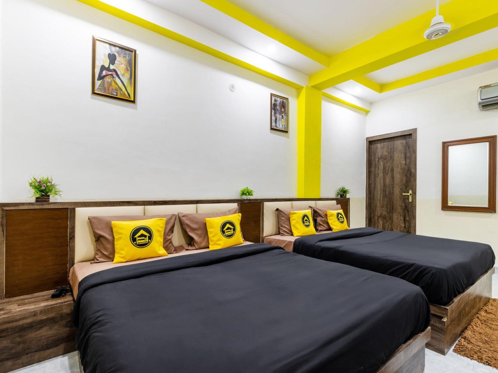 The Hosteller Agra Agra  Room photo