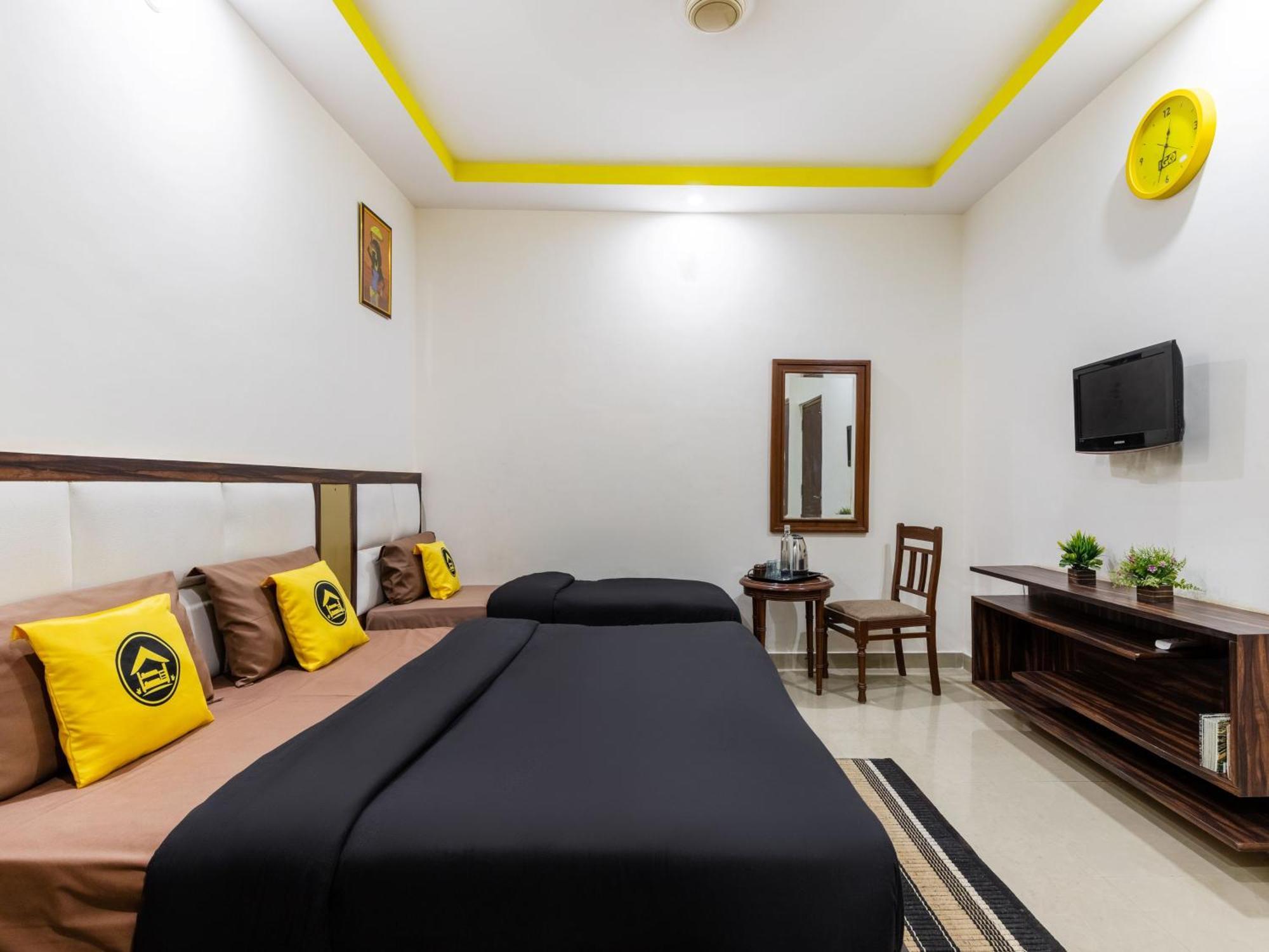 The Hosteller Agra Agra  Room photo