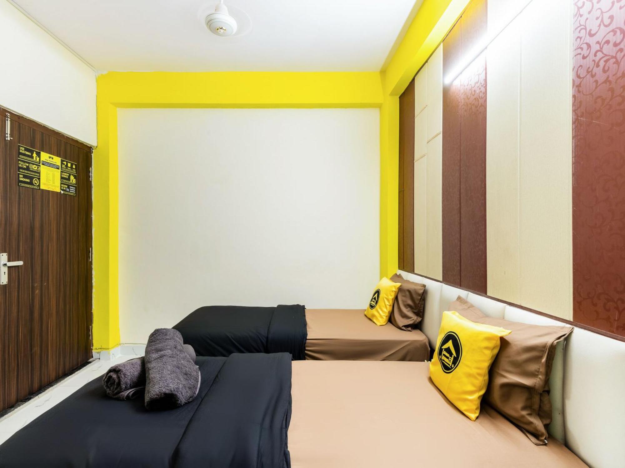 The Hosteller Agra Agra  Room photo